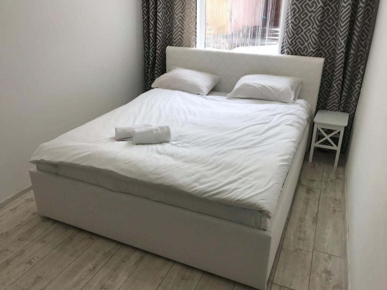 Modern Apartment Lviv Eksteriør bilde
