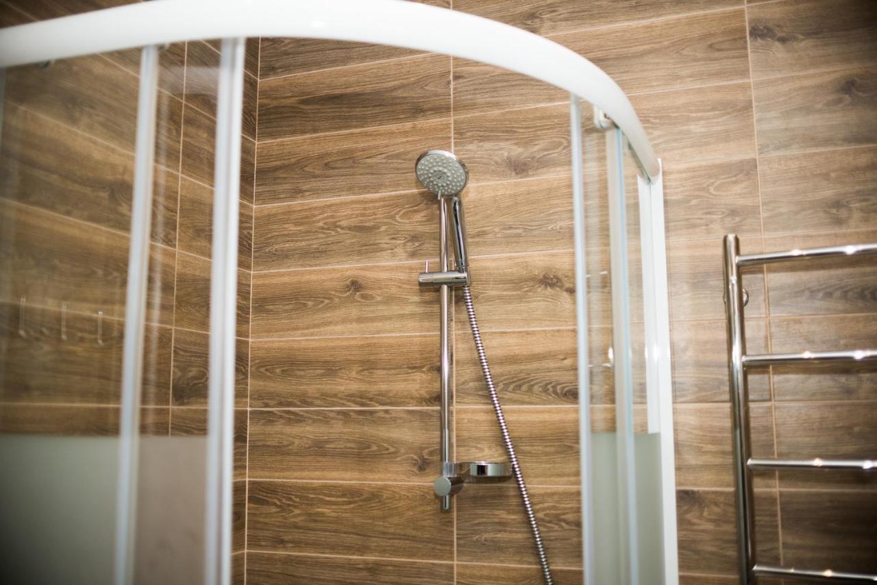 Modern Apartment Lviv Eksteriør bilde