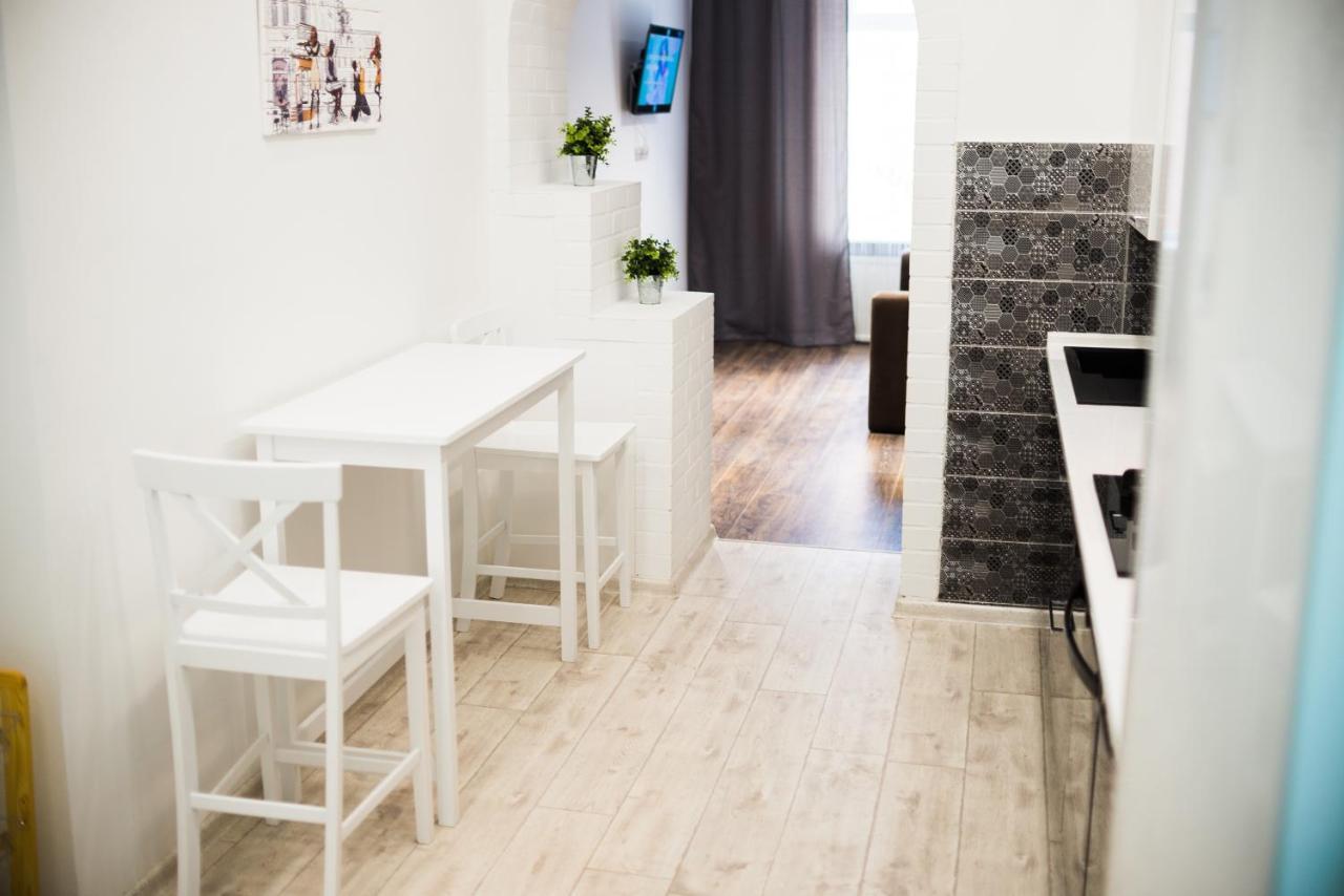 Modern Apartment Lviv Eksteriør bilde