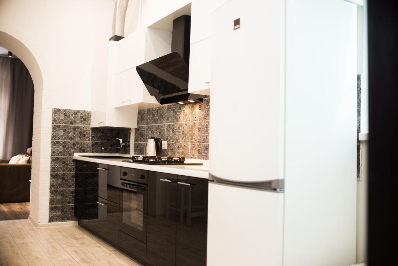 Modern Apartment Lviv Eksteriør bilde